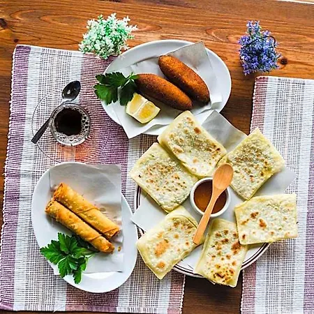 Topset Отель Кирения